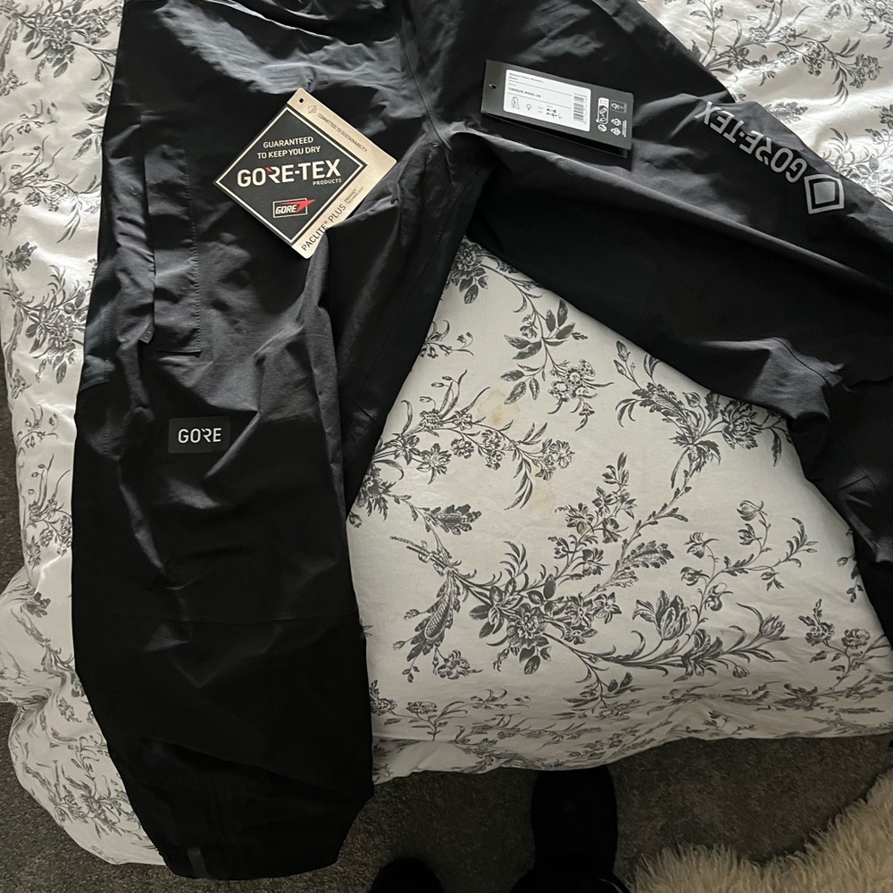 Gore Wear Gore Tex cycling/running pants. EUC